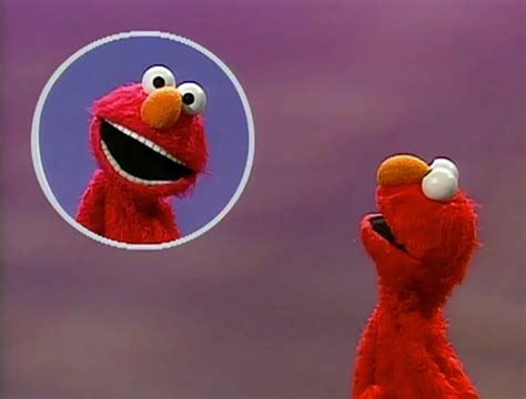 does elmo have teeth.